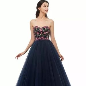 Leyidress Ball Embroider Dress Sz 16